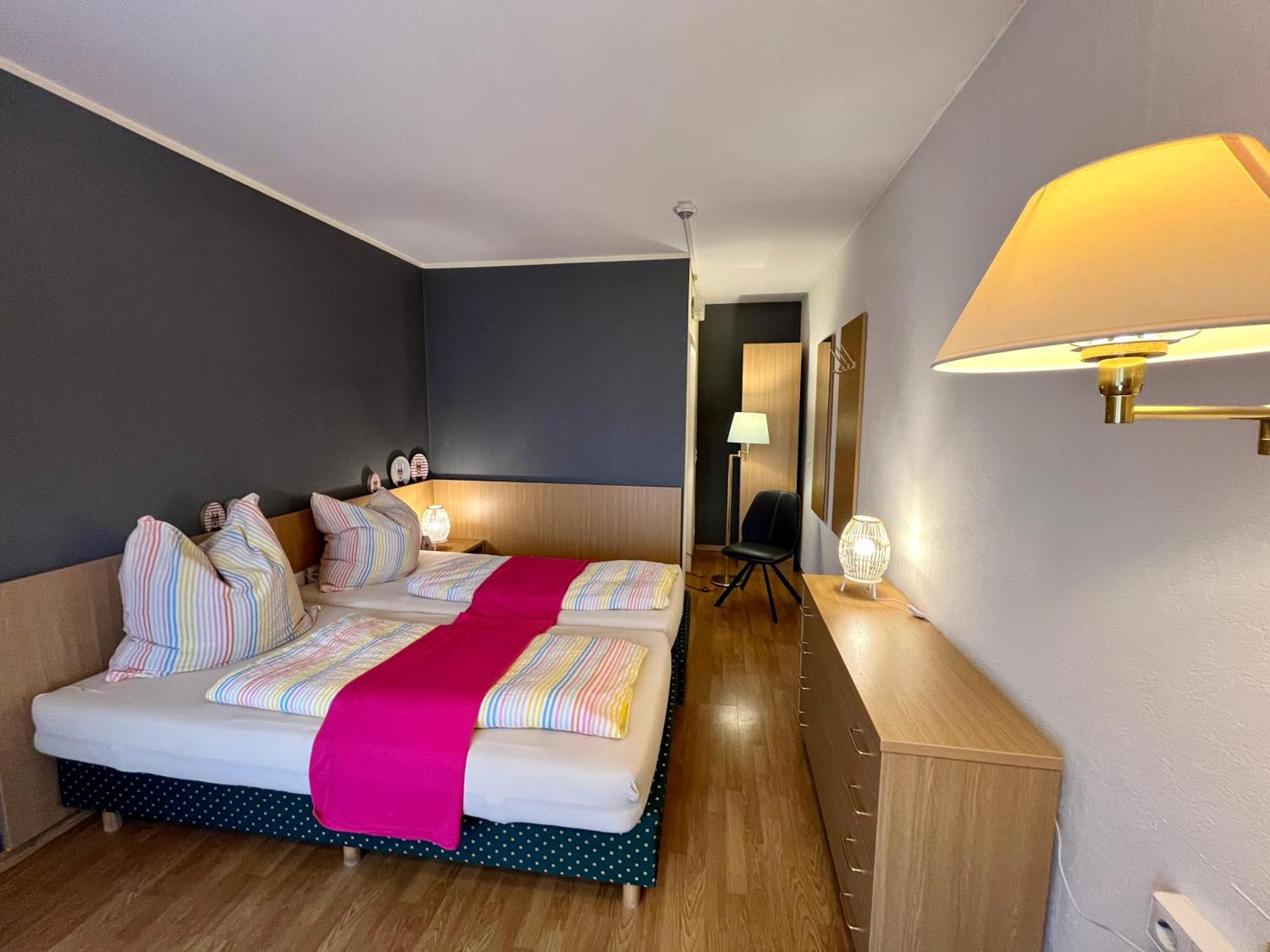 Goldener Hahn B&B Baiersbronn - Ferienwohnungen Mit Hotel Service Nahe Gartenschau Tal X Room photo